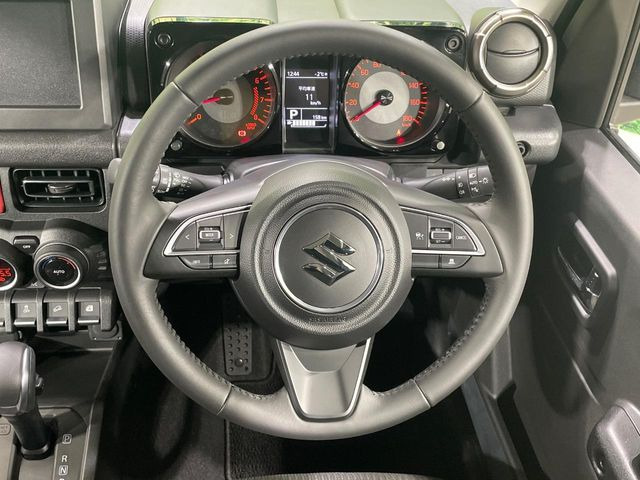 �y�����v�����X�e�A�����O�z�㎿�Ȋv���g�p���邱�ƂŁA��ɂ����������݂ƂĂ��^�]���₷���n���h���ł���