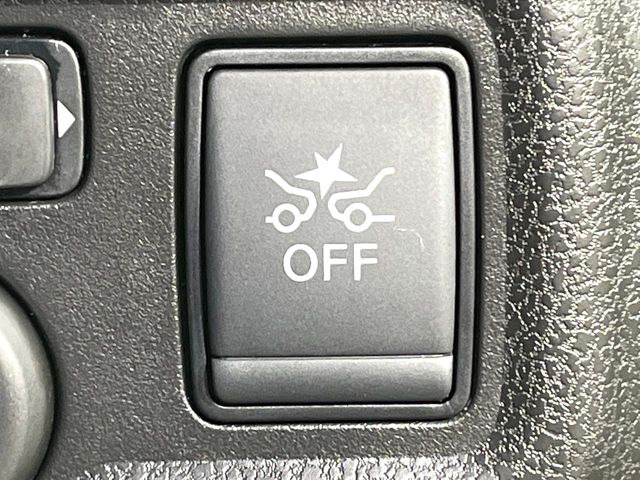 �y�C���e���W�F���g�G�}�[�W�F���V�[�u���[�L�z�t�����g�J�����őO���̎ԗ�����s�҂����m�B�Փ˂������Ȏ��͏Փ˔�Q�y���u���[�L���쓮�A�Փˉ�����T�|�[�g�B�����S�Ƀh���C�u�����y���݂��������܂��B