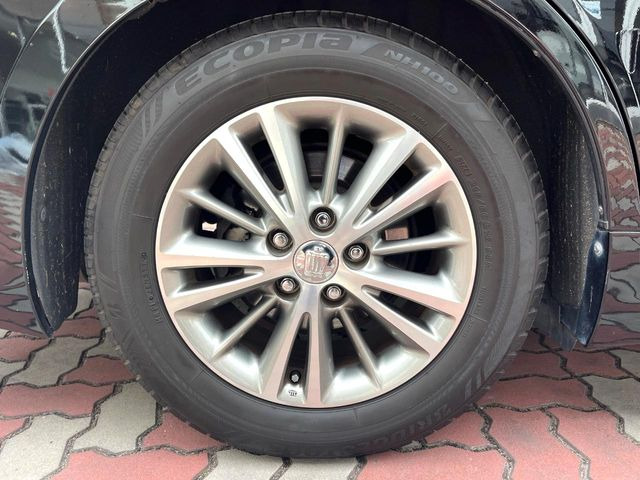 �y����16�C���`�A���~�z�C�[���z�O�ςɃ}�b�`���������A���~�z�C�[���𑕒����Ă���܂��B�e��ЊO�A���~�z�C�[����A�X�^�b�h���X�^�C�����戵�����Ă���܂��B���񂲑��k����������