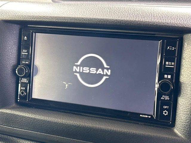 �y�����i�r�z�l�C�̏����i�r�𑕔����Ă���܂��B�i�r�̎g���₷���͂������A�I�[�f�B�I�@�\���[��!�L�����v�◷�s�͂������A�ʋ΂┃�����ȂǕ��i�̃h���C�u���y�����Ȃ�͂���