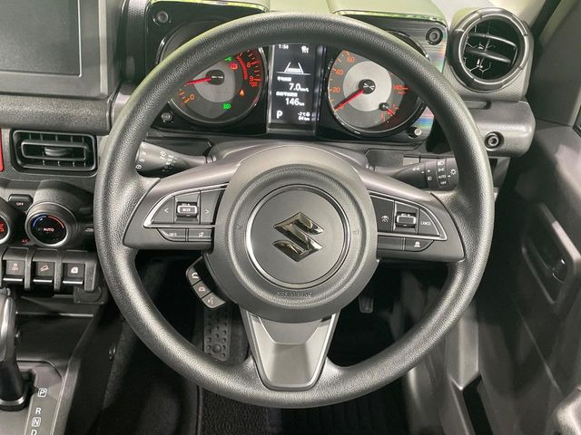 �y�����v�����X�e�A�����O�z�㎿�Ȋv���g�p���邱�ƂŁA��ɂ����������݂ƂĂ��^�]���₷���n���h���ł���