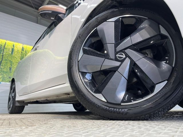 �y����17�C���`�A���~�z�C�[���z�O�ςɃ}�b�`���������A���~�z�C�[���𑕒����Ă���܂��B�e��ЊO�A���~�z�C�[����A�X�^�b�h���X�^�C�����戵�����Ă���܂��B���񂲑��k����������