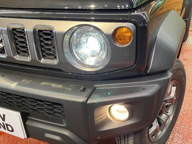 �yLED�w�b�h���C�g�z���V����ԑ��s�����ǍD�Ȏ��E���m�ۂ����S���ĉ^�]�ł��鍂�P�xLED�w�b�h���C�g�𑕔�!�_�����x�������A����d�͂��}�����Ă��܂��B