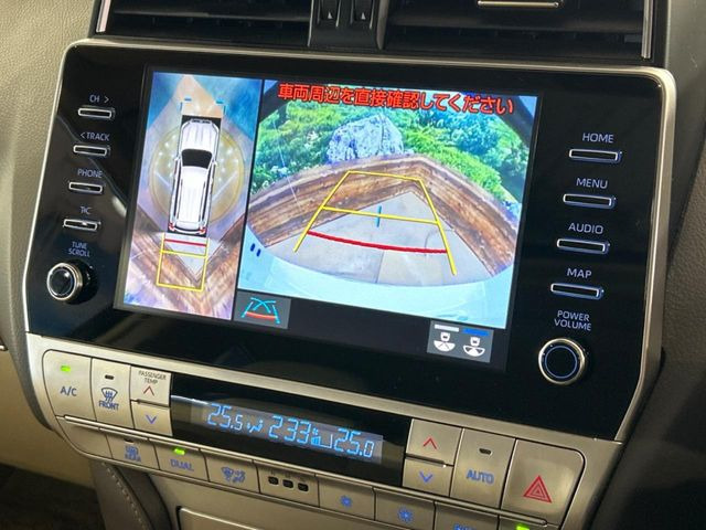 【パノラミックビューモニター】専用のカメラにより、上から見下ろしたような視点で360度クルマの周囲を確認することができます☆死角部分も確認しやすく、狭い場所での切り返しや駐車もスムーズに行えます。