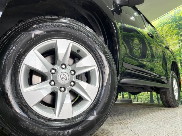 �y����17�C���`�A���~�z�C�[���z�O�ςɃ}�b�`���������A���~�z�C�[���𑕒����Ă���܂��B�e��ЊO�A���~�z�C�[����A�X�^�b�h���X�^�C�����戵�����Ă���܂��B���񂲑��k����������