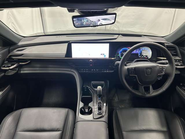 クラウンスポーツ2.5 Z E-Four 4WD