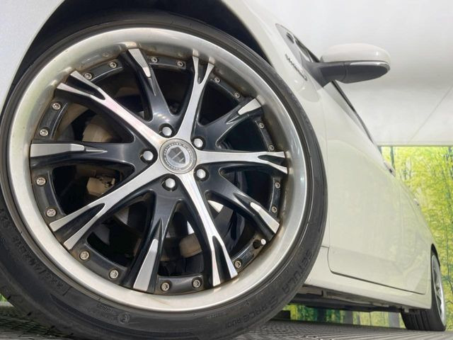 �y�A���~�z�C�[���z�O�ςɃ}�b�`�����A���~�z�C�[���𑕒����Ă���܂��B�e��A���~�z�C�[����A�X�^�b�h���X�^�C�����戵�����Ă���܂��B���񂲑��k����������