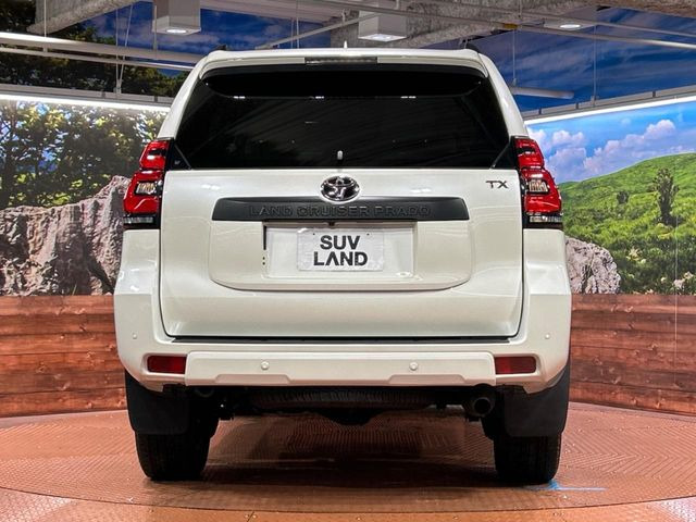 安心の最長10年・走行無制限保証(有償)をご用意。保証内容も充実はもちろん、無料点検&オイル交換や、年中無休の全国・24時間ロードサービスも付帯されておりますのでご安心下さい。