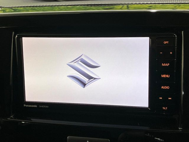 �y�����i�r�z�l�C�̏����i�r�𑕔����Ă���܂��B�i�r�̎g���₷���͂������A�I�[�f�B�I�@�\���[��!�L�����v�◷�s�͂������A�ʋ΂┃�����ȂǕ��i�̃h���C�u���y�����Ȃ�͂���