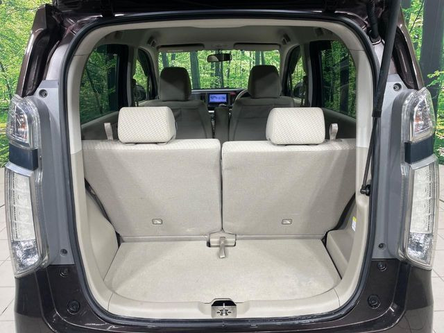 ���i�̂���������ʋ΁A���}���ɏ\���ȉ׎��X�y�[�X���m�ۂ��Ă���܂��B�Z�J���h�V�[�g��|���ƁA�傫�ȉו��̐ύڂ��\�ł���