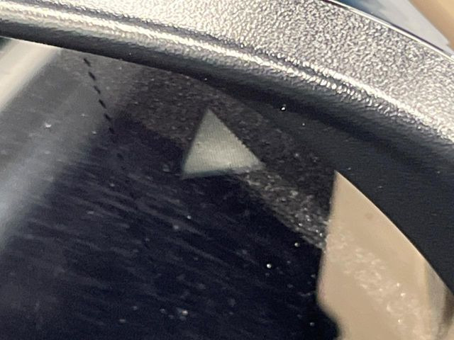 ���u���C���h�A�V�X�g�Z���T�[:���p����̎Ԃ����m���A�h���C�o�[���Ԑ��ύX���s���ۂɁA�x�����Ƌ��ɒ��ӂ𑣂��Ă������S�x���@�\�ł�!