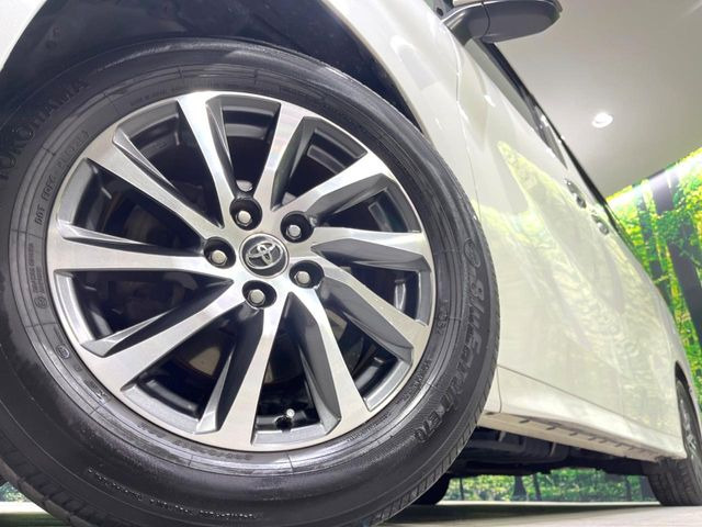 【純正17インチアルミホイール】外観にマッチした純正アルミホイールを装着しております。各種社外アルミホイールや、スタッドレスタイヤも取扱いしております。是非ご相談ください♪