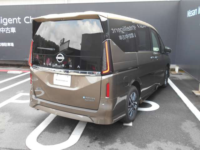 セレナ1.4 e-4ORCE ハイウェイスターV 4WD