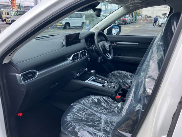 ���ЍH�ꊮ���ł��̂ŎԌ��A�_���A�C���A���Ȃǂ��ׂĂ��C�����������B�^�C���A�I�[�f�B�I�Ȃǂ̔̔��������Ē����Ă���܂��B����A�����k���������B