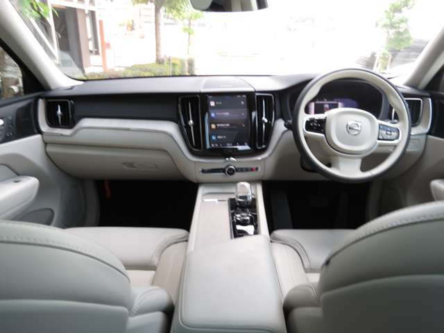 XC60リチャージ アルティメット T6 AWD PHEV 4WD