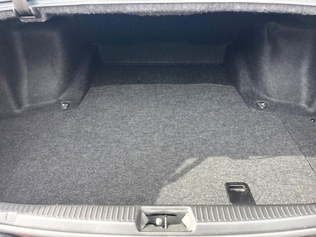 ���i�̂���������ʋ΁A���}���ɏ\���ȉ׎��X�y�[�X���m�ۂ��Ă���܂��B