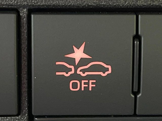 �y�X�}�[�g�A�V�X�g�z���s���ɑO���̎ԗ�����F�����A�Փ˂������Ȏ��͌x��ƃu���[�L�ŏՓˉ���Ɣ�Q�y�����A�V�X�g�B�����S�Ƀh���C�u�����y���݂��������܂��B