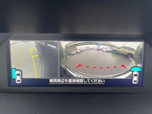 【フロント&サイドカメラ】ドライバーから見にくい死角部分を映像で確認できる前方と左側面にカメラを装着。見通しがきかない場所や住宅密集地などを運転することが多い人におすすめの安心装備です。