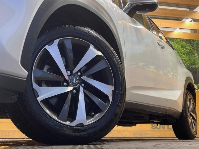 �y����18�C���`�A���~�z�C�[���z�O�ςɃ}�b�`���������A���~�z�C�[���𑕒����Ă���܂��B�e��ЊO�A���~�z�C�[����A�X�^�b�h���X�^�C�����戵�����Ă���܂��B���񂲑��k����������