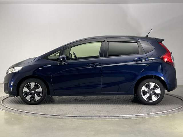 フィット1.5 ハイブリッド Fパッケージ