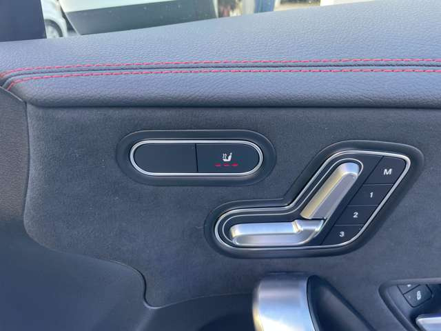 CLAシューティングブレークCLA200d AMGラインパッケージ