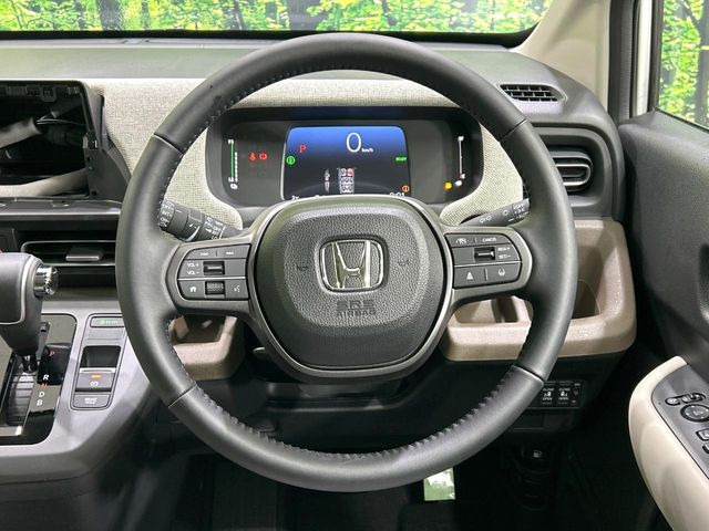 �y�����v�����X�e�A�����O�z�㎿�Ȋv���g�p���邱�ƂŁA��ɂ����������݂ƂĂ��^�]���₷���n���h���ł���