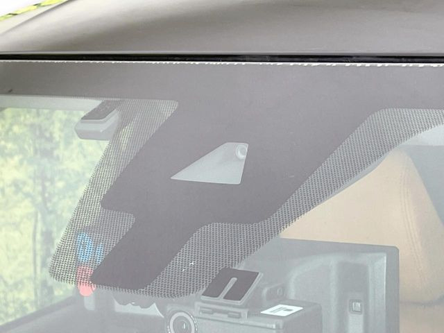 �y�G�}�[�W�F���V�[�u���[�L�z���s���ɑO���̎ԗ�����F�����A�Փ˂������Ȏ��͌x��ƃu���[�L�ŏՓˉ���Ɣ�Q�y�����A�V�X�g�B�����S�Ƀh���C�u�����y���݂��������܂��B