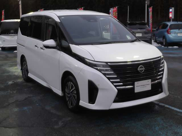 セレナ1.4 e-POWER ハイウェイスターV