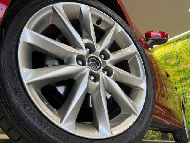 �y����18�C���`�A���~�z�C�[���z�O�ςɃ}�b�`���������A���~�z�C�[���𑕒����Ă���܂��B�e��ЊO�A���~�z�C�[����A�X�^�b�h���X�^�C�����戵�����Ă���܂��B���񂲑��k����������