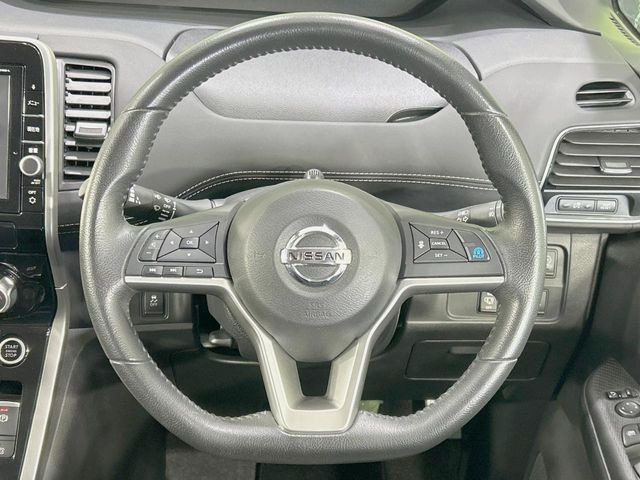 �y�����v�����X�e�A�����O�z�㎿�Ȋv���g�p���邱�ƂŁA��ɂ����������݂ƂĂ��^�]���₷���n���h���ł���