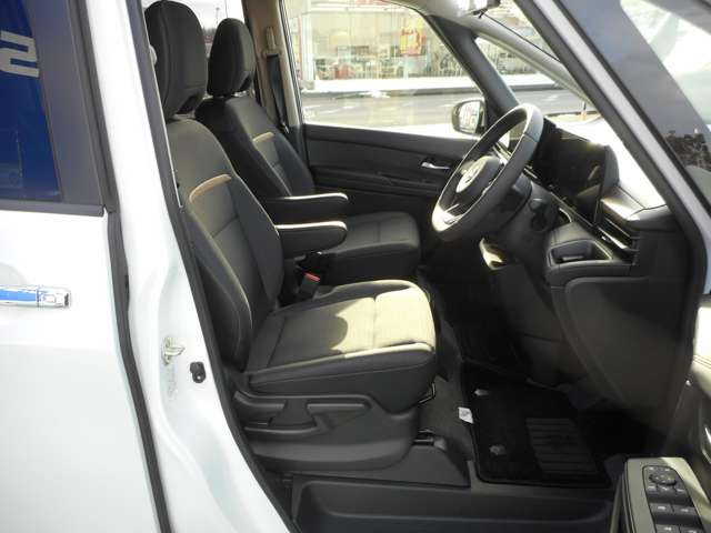 セレナ1.4 e-POWER ハイウェイスターV