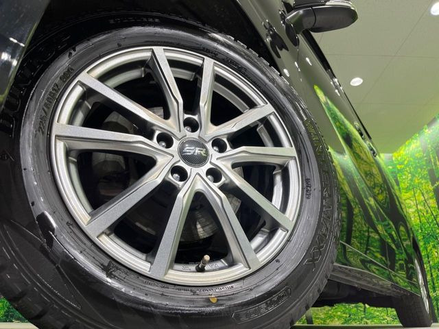 【17インチアルミホイール】外観にマッチしたアルミホイールを装着しております。各種アルミホイールや、スタッドレスタイヤも取扱いしております。是非ご相談ください♪