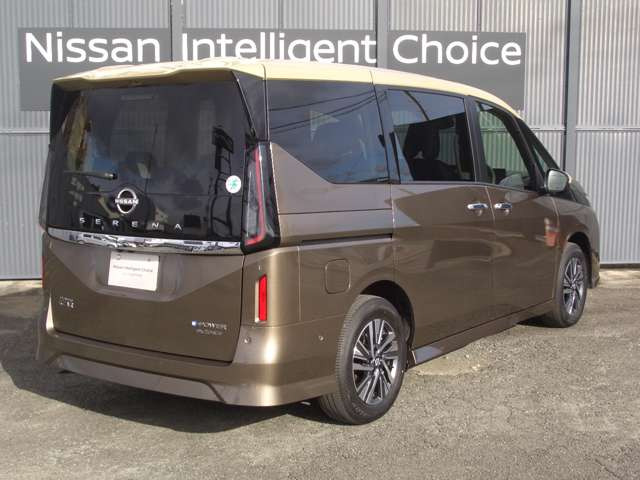 セレナ1.4 e-4ORCE ハイウェイスターV 4WD