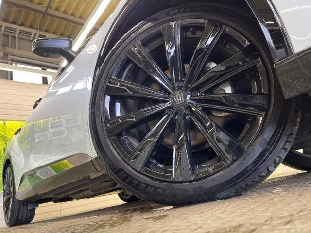 �y����21�C���`�A���~�z�C�[���z�O�ςɃ}�b�`���������A���~�z�C�[���𑕒����Ă���܂��B�e��ЊO�A���~�z�C�[����A�X�^�b�h���X�^�C�����戵�����Ă���܂��B���񂲑��k����������