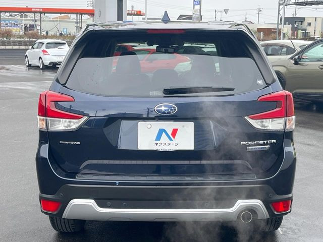 安心の最長10年・走行無制限保証(有償)をご用意。保証内容も充実はもちろん、無料点検&オイル交換や、年中無休の全国・24時間ロードサービスも付帯されておりますのでご安心下さい。