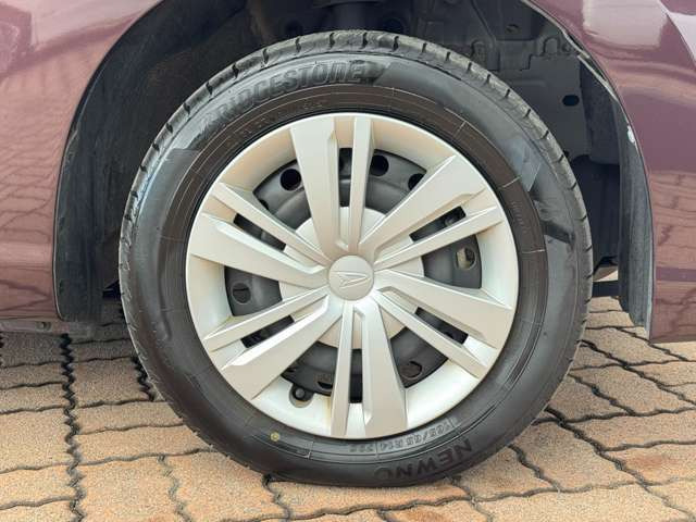 ���W����ɂ͍��i���̒��ÎԂ�V�Ԃ��������ł����W���䐔100��̑�^�W����֐��񂲗��X����������