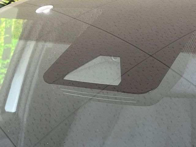 �y�g���^�Z�[�t�e�B�Z���X�z���s���ɑO���̎ԗ�����F�����A�Փ˂������Ȏ��͌x��ƃu���[�L�ŏՓˉ���Ɣ�Q�y�����A�V�X�g�B�����S�Ƀh���C�u�����y���݂��������܂��B