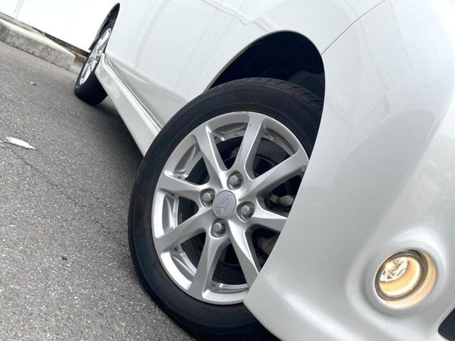 �y�����A���~�z�C�[���z�O�ςɃ}�b�`���������A���~�z�C�[���𑕒����Ă���܂��B�e��ЊO�A���~�z�C�[����A�X�^�b�h���X�^�C�����戵�����Ă���܂��B���񂲑��k����������