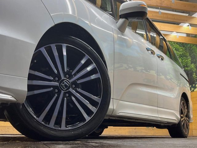 �y����18�C���`�A���~�z�C�[���z�O�ςɃ}�b�`���������A���~�z�C�[���𑕒����Ă���܂��B�e��ЊO�A���~�z�C�[����A�X�^�b�h���X�^�C�����戵�����Ă���܂��B���񂲑��k����������