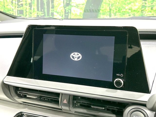 �y8�C���` �f�B�X�v���C�I�[�f�B�I�z���ʂ̃f�B�X�v���C��AppleCarPlay��AndroidAuto�����p�\�B�傫�ȉ�ʂŃX�}�z�i�r�A�v���������p���������܂���