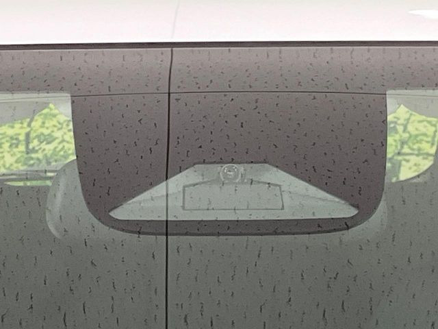 �y�z���_�Z���V���O�z���s���ɑO���̎ԗ�����F�����A�Փ˂������Ȏ��͌x��ƃu���[�L�ŏՓˉ���Ɣ�Q�y�����A�V�X�g�B�����S�Ƀh���C�u�����y���݂��������܂��B