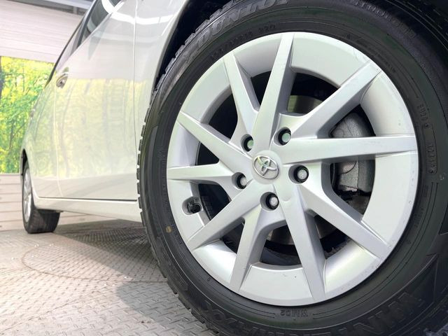 【純正アルミホイール】外観にマッチした純正アルミホイールを装着しております。各種社外アルミホイールや、スタッドレスタイヤも取扱いしております。是非ご相談ください♪