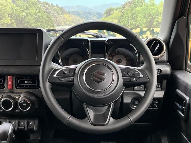 �y�����v�����X�e�A�����O�z�㎿�Ȋv���g�p���邱�ƂŁA��ɂ����������݂ƂĂ��^�]���₷���n���h���ł���