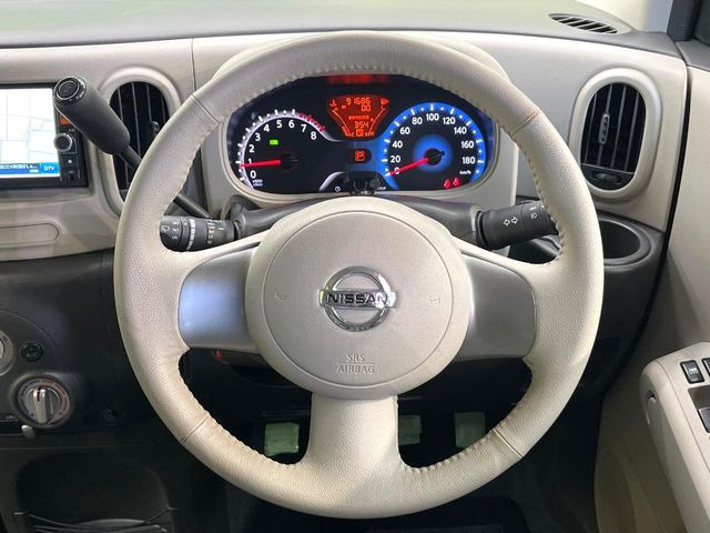 �y�����v�����X�e�A�����O�z�㎿�Ȋv���g�p���邱�ƂŁA��ɂ����������݂ƂĂ��^�]���₷���n���h���ł���