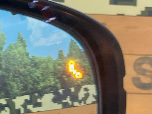 �y�u���C���h�X�|�b�g�C���t�H���[�V�����z���s���A�h�A�~���[�̎��p�ɂȂ�₷���ӏ��Ɍ㑱�Ԃ��ڋ߂���ƃT�C�h�~���[�t�߂Ɍx����\���A�h���C�o�[�ɒ��ӊ��N�����Ă���܂��B