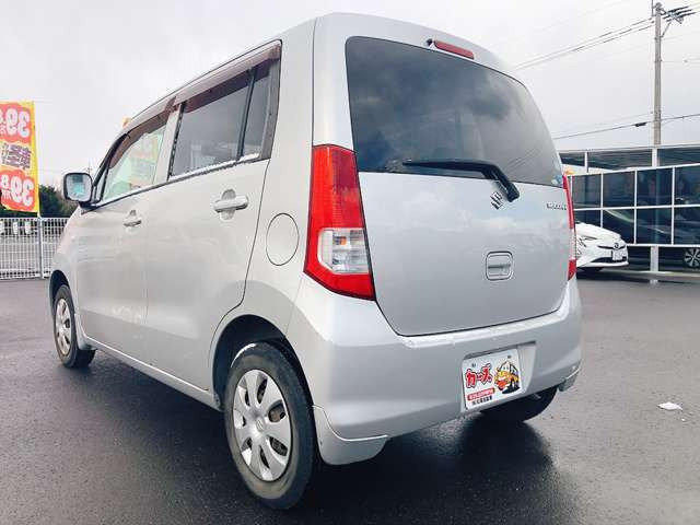 ���X�ł͌y�����Ԃ��畁�ʎԂ܂ŕ��L���I�[�����[�J�[�̎Ԏ�E�F�E�O���[�h��L�x�ɑ����Ă���܂��B