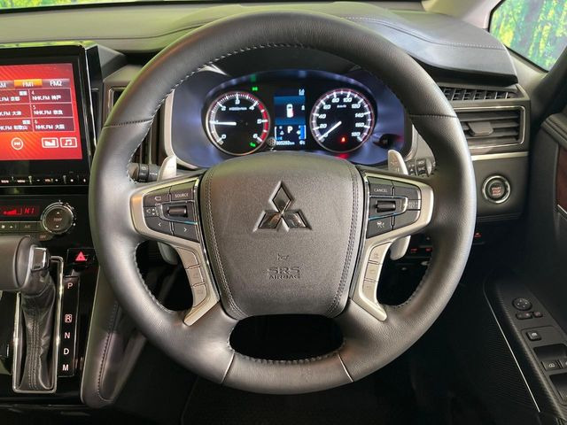 �y�����v�����X�e�A�����O�z�㎿�Ȋv���g�p���邱�ƂŁA��ɂ����������݂ƂĂ��^�]���₷���n���h���ł���