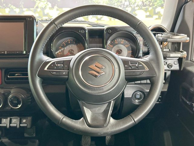 �y�����v�����X�e�A�����O�z�㎿�Ȋv���g�p���邱�ƂŁA��ɂ����������݂ƂĂ��^�]���₷���n���h���ł���