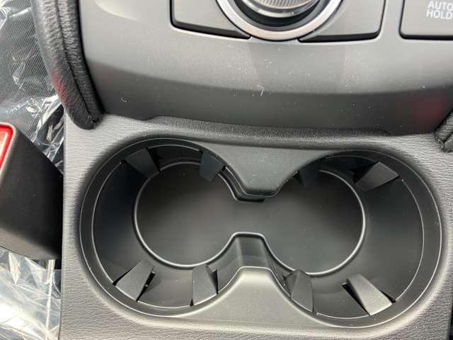 ���ЍH�ꊮ���ł��̂ŎԌ��A�_���A�C���A���Ȃǂ��ׂĂ��C�����������B�^�C���A�I�[�f�B�I�Ȃǂ̔̔��������Ē����Ă���܂��B����A�����k���������B