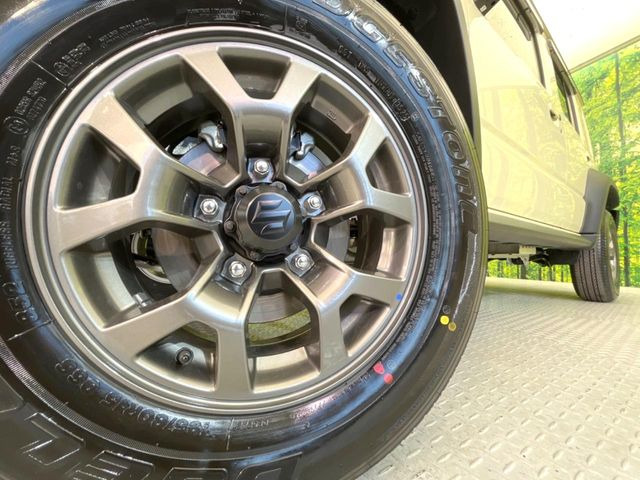 �y�����A���~15�C���`�z�C�[���z�O�ςɃ}�b�`���������A���~�z�C�[���𑕒����Ă���܂��B�e��ЊO�A���~�z�C�[����A�X�^�b�h���X�^�C�����戵�����Ă���܂��B���񂲑��k����������